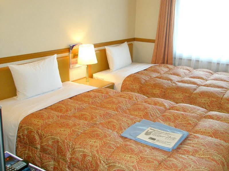 Toyoko Inn Hokkaido Sapporo-Eki Minami-Guchi Exterior photo